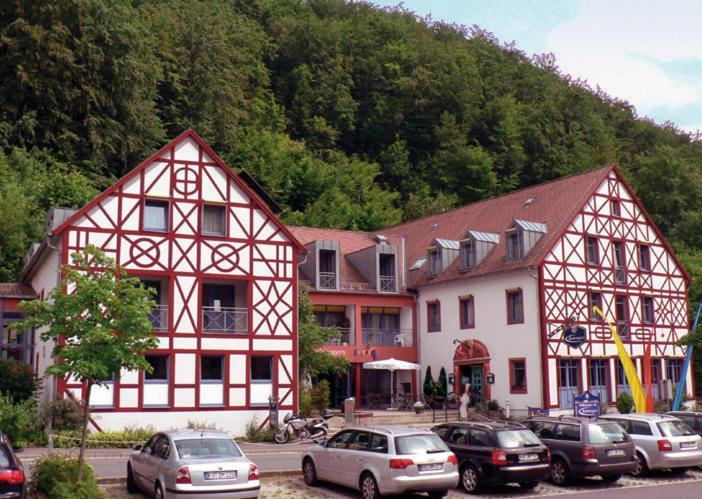 Behringers Freizeit - Und Tagungshotel Гёсвайнштайн Экстерьер фото